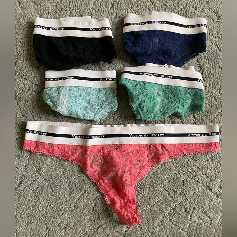 VS Thongs size M